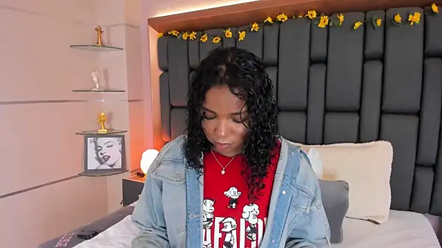 LisaMendez online show from November 27, 2025, 3:51 am