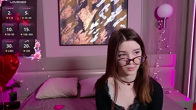 Snapshot of Alison_kisss chatting on February 28, 2026, 2:06 pm Alison kisss online show from February 28, 2026, 2:06 pm