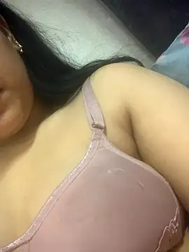 Snapshot of Roubi99six chatting on November 28, 2025, 8:03 am Roubi99six online show from November 28, 2025, 8:03 am