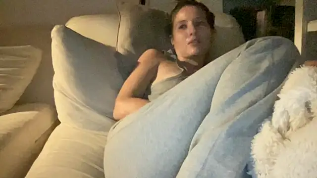 dddasani online show from October 3, 2025, 2:48 am