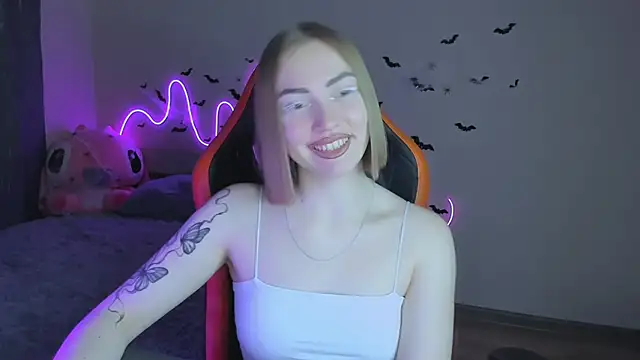 LaraKrein lk online show from October 28, 2025, 6:51 pm