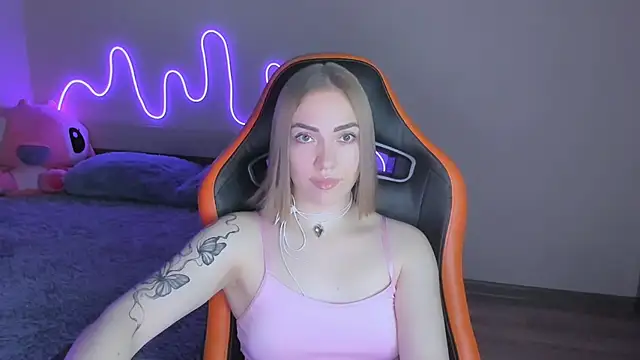 LaraKrein lk online show from November 14, 2025, 1:37 pm