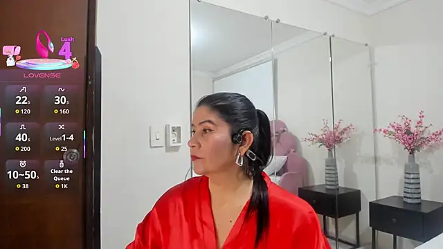 kiraGeiner online show from February 10, 2026, 7:13 pm