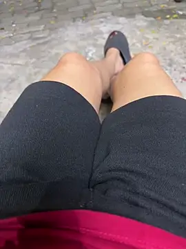 sharon-Hanna online show from December 21, 2025, 1:57 pm