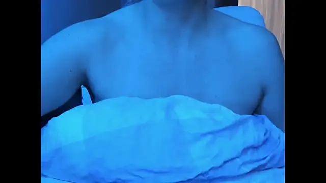 SexyJulia21 online show from November 11, 2025, 6:47 pm