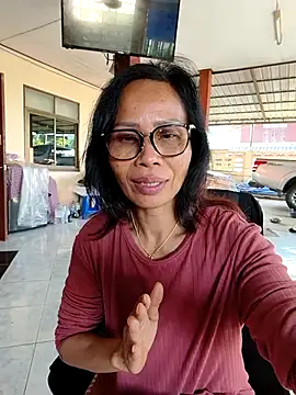 Mama Eva 1 online show from December 2, 2025, 12:33 am