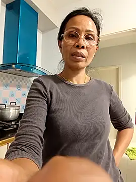 Snapshot of Mama_Eva_1 chatting on April 25, 2026, 2:36 pm Mama Eva 1 online show from April 25, 2026, 2:36 pm