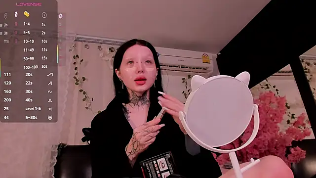 Lein Bone online show from October 5, 2025, 5:36 pm