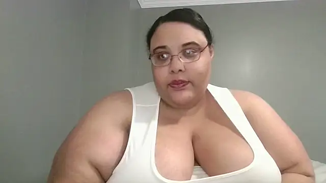 SexyBBW10790 online show from May 22, 2026, 2:04 pm