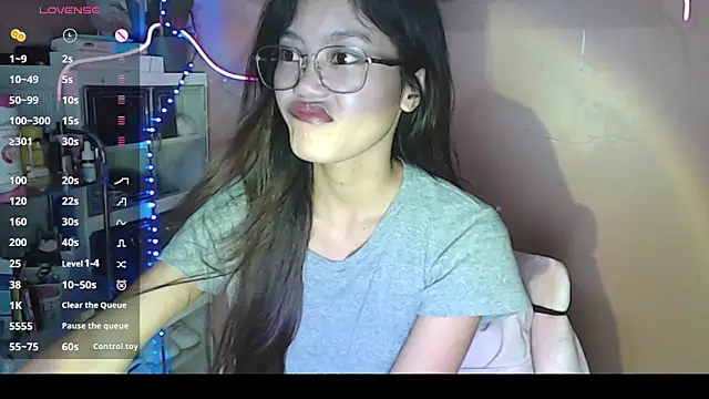 Snapshot of skinny_gracie chatting on December 16, 2025, 9:46 am skinny gracie online show from December 16, 2025, 9:46 am