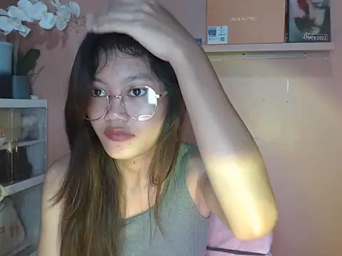 Snapshot of skinny_gracie chatting on September 27, 2025, 12:50 am skinny gracie online show from September 27, 2025, 12:50 am