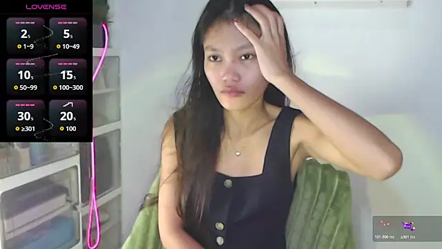 Snapshot of skinny_gracie chatting on May 7, 2026, 8:45 pm skinny gracie online show from May 7, 2026, 8:45 pm