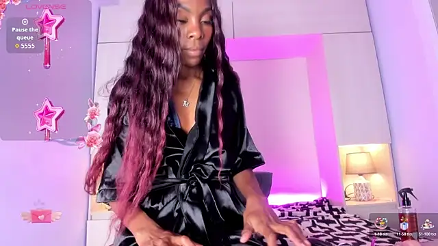 Snapshot of JoyceBlake chatting on November 25, 2025, 8:25 am JoyceBlake online show from November 25, 2025, 8:25 am