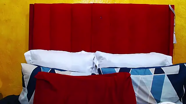 Candycrush2555 online show from December 3, 2025, 5:56 pm