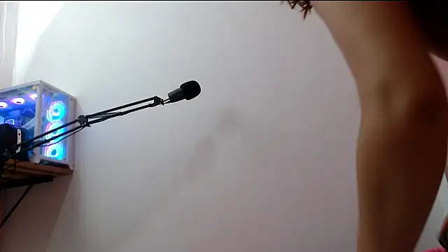 bdsmforever18 online show from February 12, 2026, 2:00 am