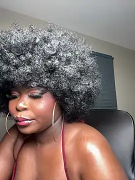 WomanNextdoor1 online show from April 21, 2026, 10:16 pm