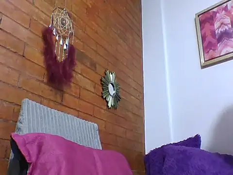 a miss online show from November 12, 2025, 10:13 pm