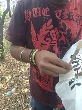 Snapshot of Aeroxx chatting on March 18, 2026, 5:43 am Aeroxx online show from March 18, 2026, 5:43 am