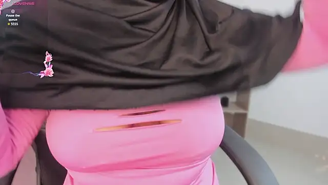 Snapshot of yasmin_elite chatting on January 16, 2026, 10:41 am yasmin elite online show from January 16, 2026, 10:41 am