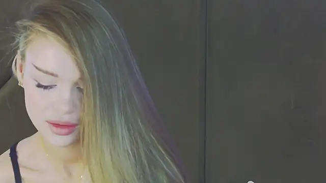 Snapshot of MarilynNova chatting on April 25, 2026, 4:26 am MarilynNova online show from April 25, 2026, 4:26 am