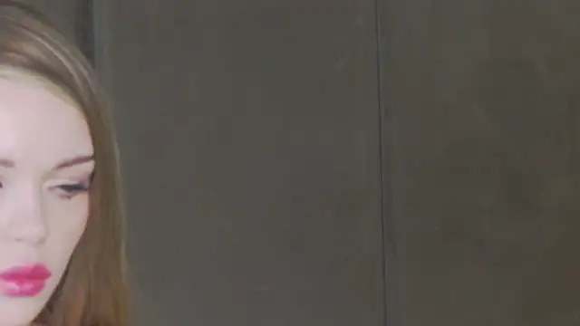 MarilynNova online show from April 12, 2026, 4:27 am