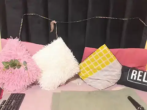 AmazingDarkDoll online show from February 16, 2026, 11:13 pm