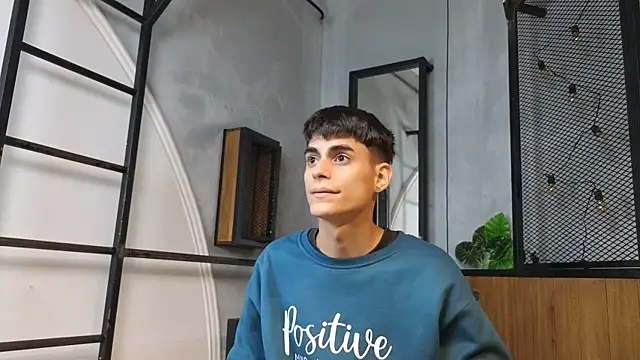 Dani mc1 online show from December 14, 2025, 11:49 am