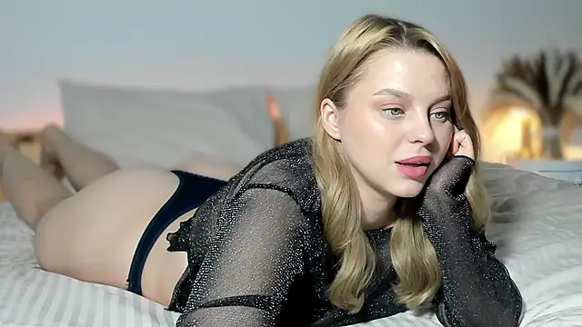 LilyFlamee online show from May 31, 2026, 1:28 pm