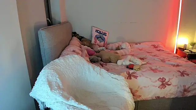 jjulietterose online show from April 2, 2026, 4:41 am