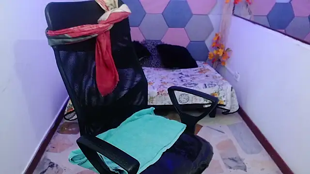 AmandaPeet online show from September 12, 2025, 7:57 pm