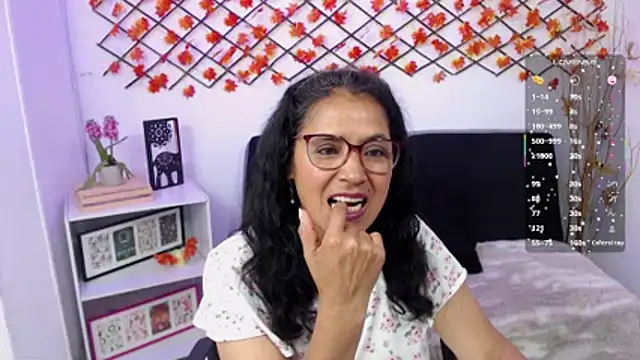 Snapshot of AmandaPeet chatting on February 24, 2026, 8:42 pm AmandaPeet online show from February 24, 2026, 8:42 pm