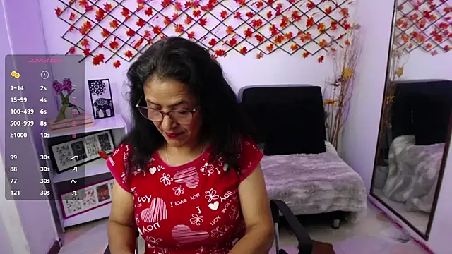 Snapshot of AmandaPeet chatting on March 2, 2026, 8:49 pm AmandaPeet online show from March 2, 2026, 8:49 pm