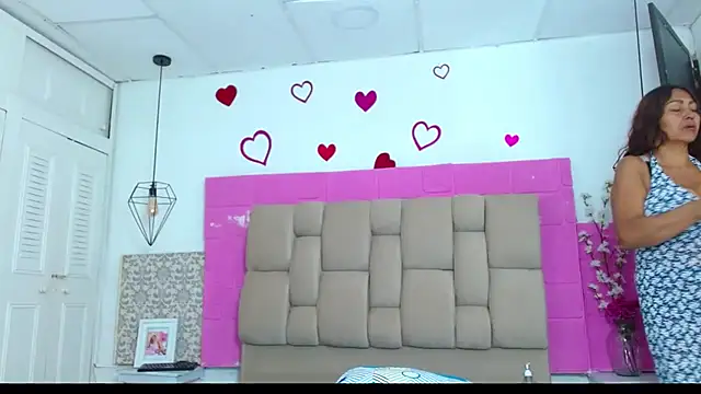 Damary Leon online show from November 7, 2025, 7:18 pm