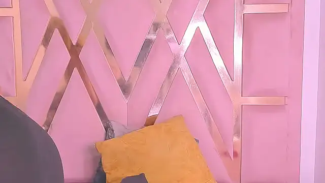 samantaasm online show from April 16, 2026, 9:39 pm