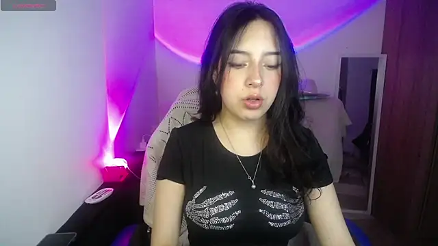 Snapshot of immisssilver chatting on October 16, 2025, 3:37 am immisssilver online show from October 16, 2025, 3:37 am