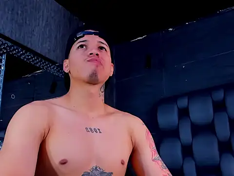 Snapshot of rocoo_santos chatting on June 17, 2026, 5:45 pm rocoo santos online show from June 17, 2026, 5:45 pm