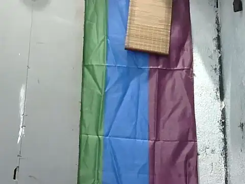 juicycum069 online show from April 16, 2026, 8:48 am