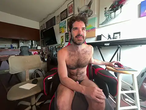 Pupscritch online show from May 26, 2026, 3:43 pm