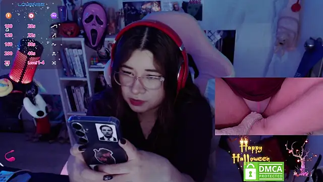 Pink girl0n online show from November 5, 2025, 10:57 pm