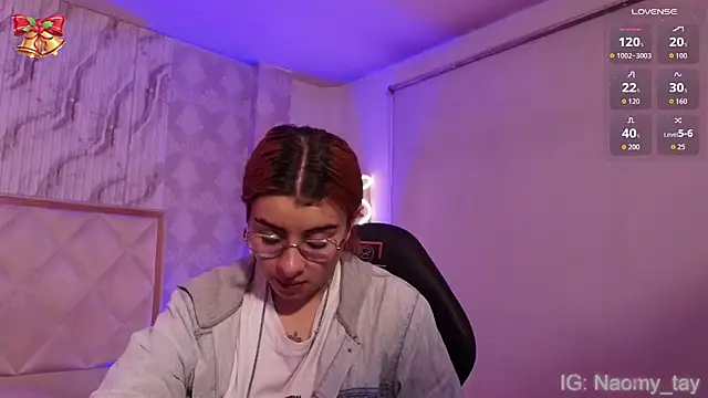 Naomy tay1 online show from December 1, 2025, 3:18 am