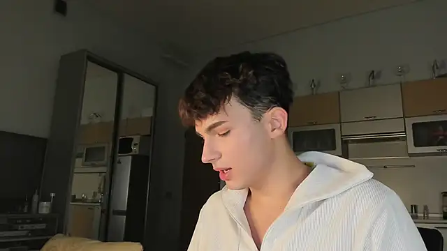 mystic evan online show from September 18, 2025, 1:58 pm