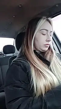 Reina Cummings online show from December 1, 2025, 5:52 am