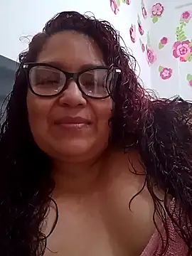 ladytropical1 online show from November 17, 2025, 1:37 pm