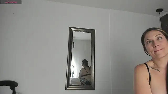Snapshot of luna_killari chatting on September 29, 2025, 11:38 am luna killari online show from September 29, 2025, 11:38 am