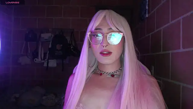 Andrea camilaaa online show from August 6, 2026, 11:11 pm
