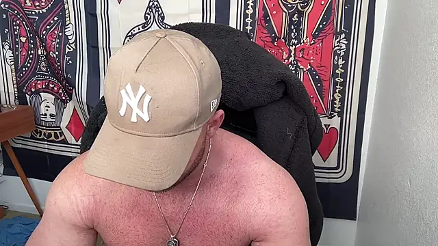 brettmycles28 online show from December 22, 2025, 6:19 pm