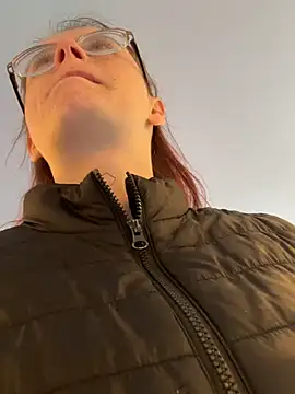 raen001 online show from September 10, 2025, 8:02 am