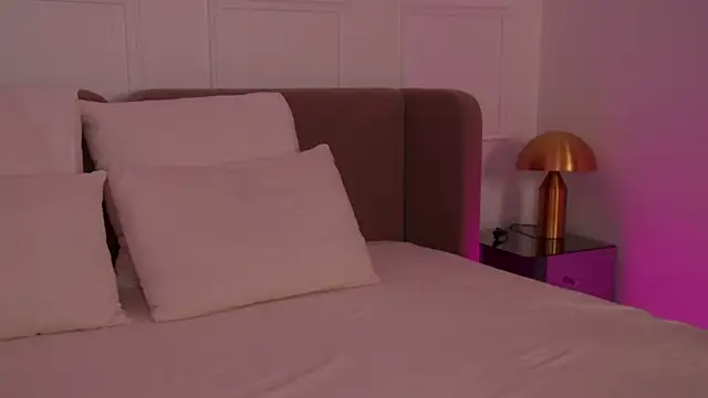 Snapshot of ArianaMell chatting on March 2, 2026, 3:29 am ArianaMell online show from March 2, 2026, 3:29 am