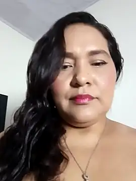 Laurasofia01 online show from September 30, 2025, 4:07 am