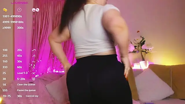 Snapshot of Miss_Mila_ chatting on April 30, 2026, 6:37 pm Miss Mila online show from April 30, 2026, 6:37 pm